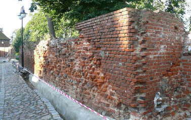 Rewitalizacja miasta - remont murów obronnych w Pasłęku” etap II