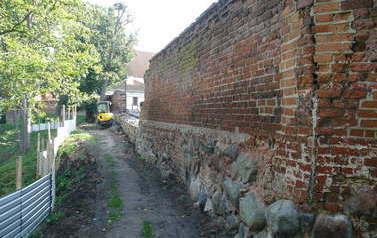 Rewitalizacja miasta - remont murów obronnych w Pasłęku” etap II (2)