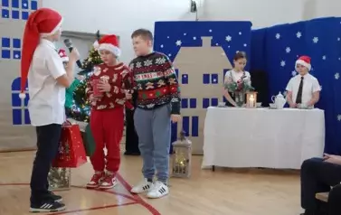 Opowieść wigilijna w wykonaniu klasy 4b z SP3