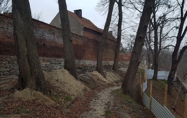 Rewitalizacja miasta - remont murów obronnych w Pasłęku” etap II w trakcie realizacji (5)