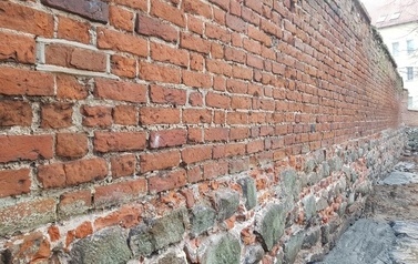 Rewitalizacja miasta - Remont murów obronnych w Pasłęku etap II (5)