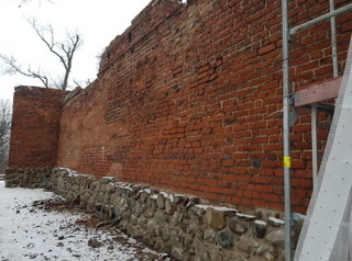 Rewitalizacja miasta  - Remont murów obronnych w Pasłęu etap II (4)