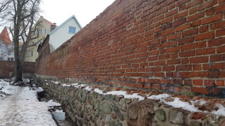 Rewitalizacja miasta - Remont murów obronnych w Pasłęku etap II (10)