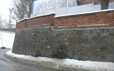 Zabezpieczenie balustrady muru oporowego (2)