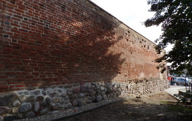 Rewitalizacja miasta - Remont murów obronnych w Pasłęku etap III (11)