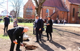 Pomnik - Ofiarom Katynia 2022 16