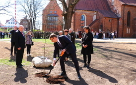 Pomnik - Ofiarom Katynia 2022 17