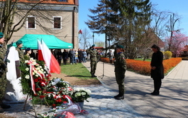 Pomnik - Ofiarom Katynia 2022 24