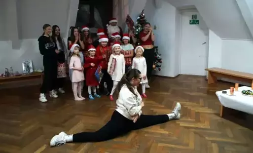 Zdjęcie do Taneczne Mikołajki w sekcji POK Dance