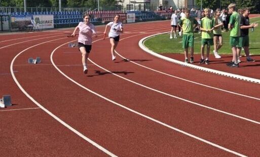 Zdjęcie do Powiatowe Igrzyska Młodzieży Szkolnej &ndash; Szkolna Liga Lekkoatletyczna &ndash; Zawody Drużynowo-Indywidualne 