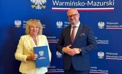 Zdjęcie do Podpisanie umowy dotyczącej realizacji projektu w ramach programu pn. &bdquo;RZĄDOWY PROGRAM OGRANICZANIA PRZESTĘPCZOŚCI i ASPOŁECZNYCH ZACHOWAŃ RAZEM BEZPIECZNIEJ IM. WŁADYSŁAWA STASIAKA na lata 2025 - 2028 (edycja 2026 r.)